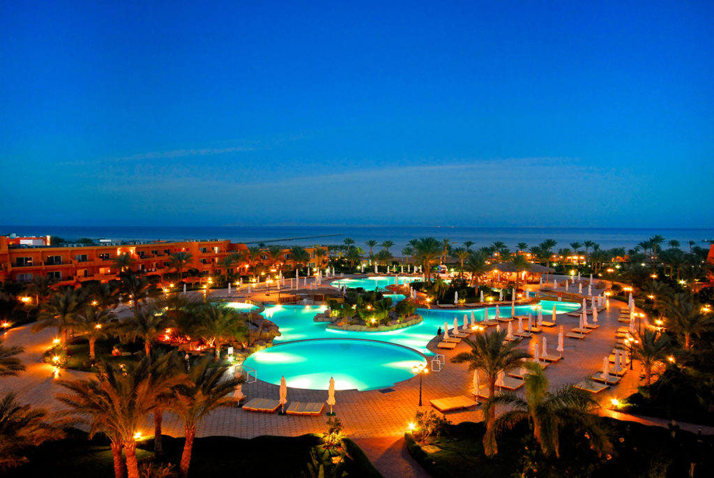 Amwaj Oyoun Hotel & Resort 5*